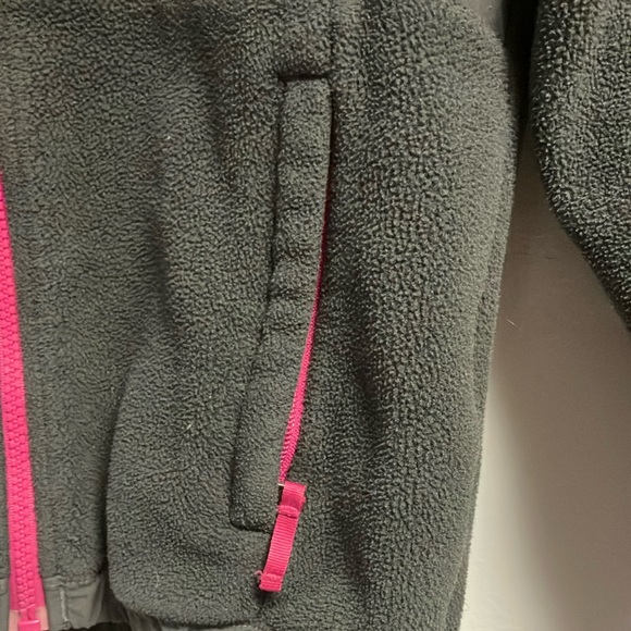 The North Face charcoal gray Fleece Jacket with Pink Accents sz S (7/8) - Picture 7 of 10